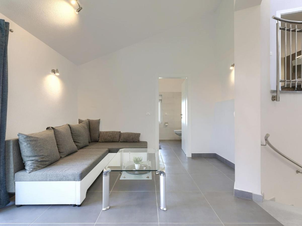 Holiday Home Villa Gocci By Interhome Kmeti エクステリア 写真
