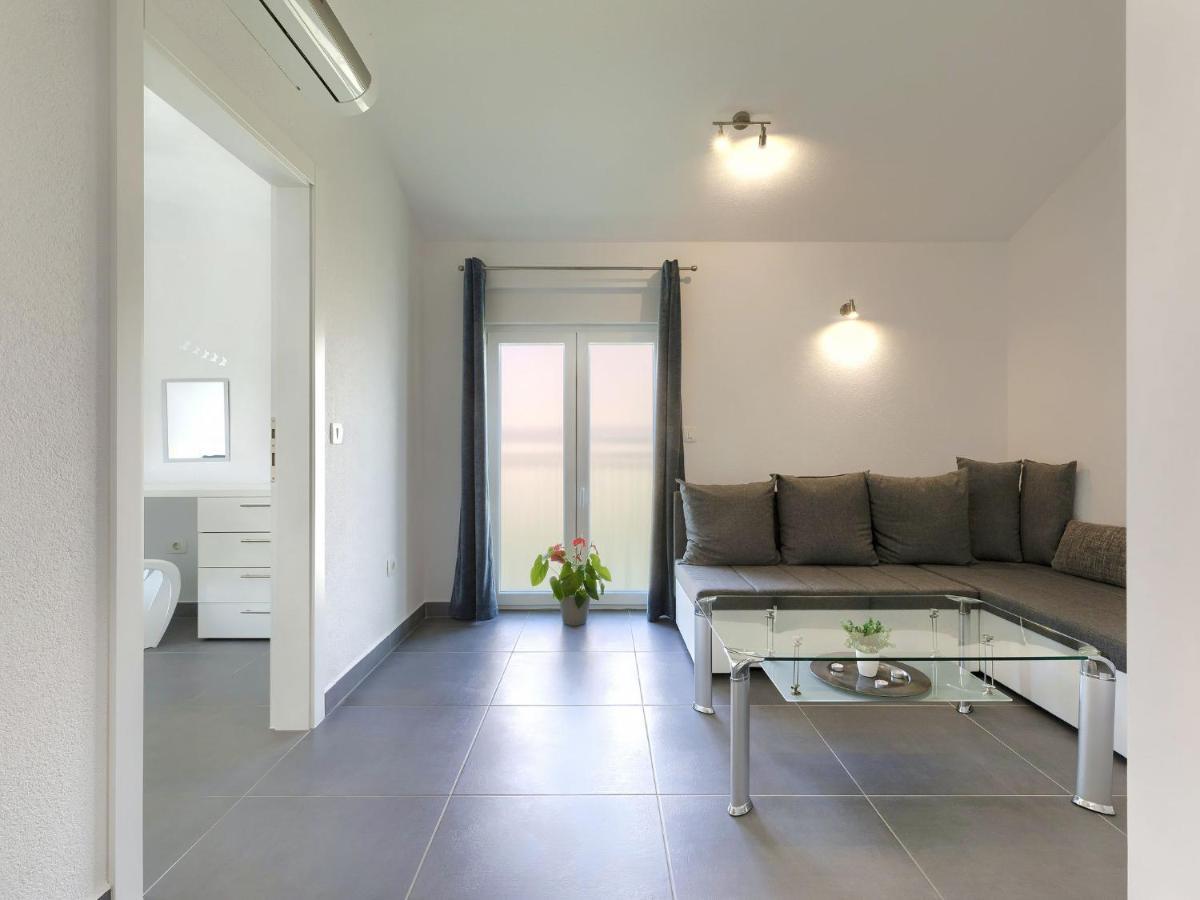 Holiday Home Villa Gocci By Interhome Kmeti エクステリア 写真