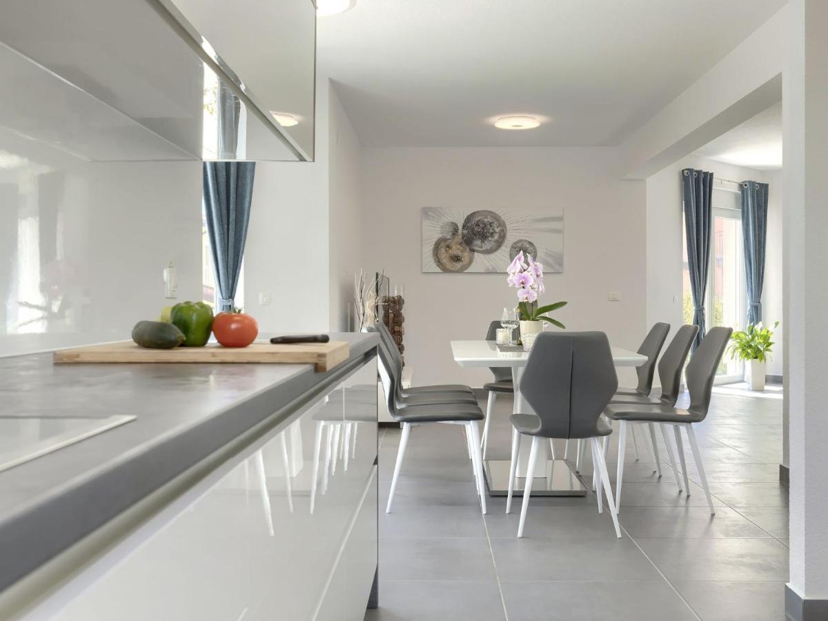 Holiday Home Villa Gocci By Interhome Kmeti エクステリア 写真